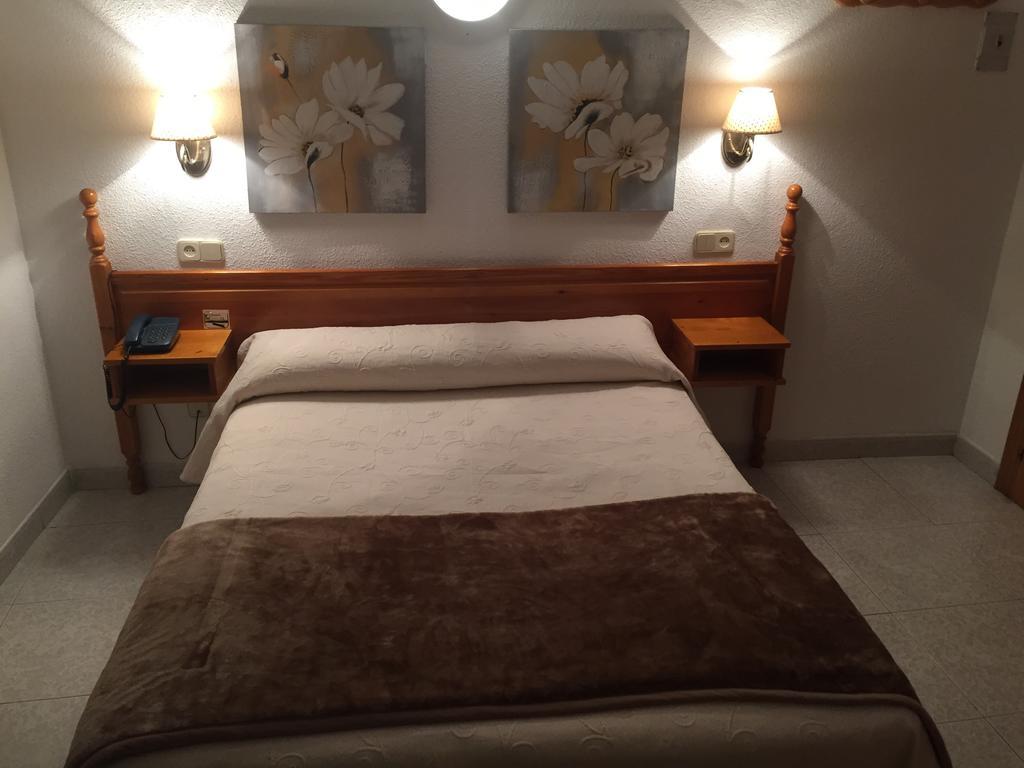 Hostal Alcázar Toledo Esterno foto