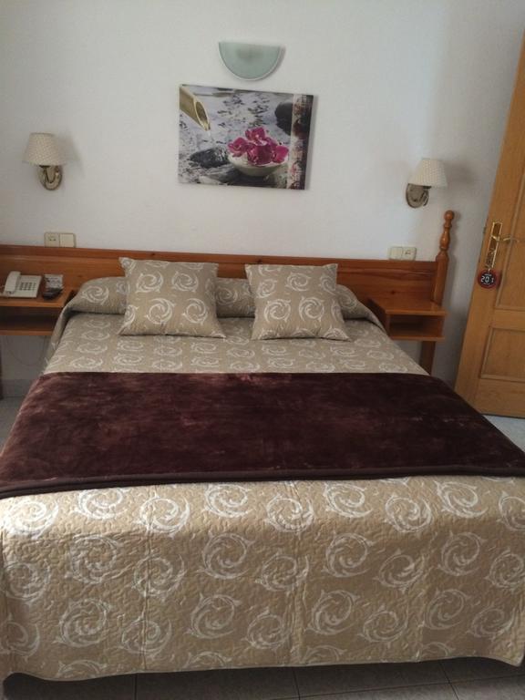Hostal Alcázar Toledo Esterno foto