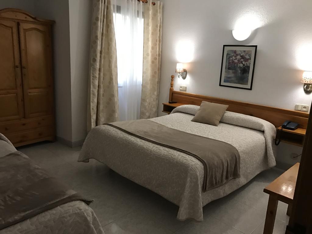 Hostal Alcázar Toledo Esterno foto
